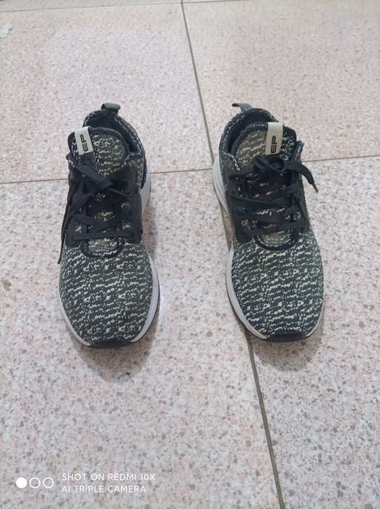 二手男特步球41码   鞋子保证正品   ...