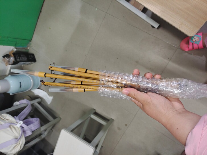 毛笔，买多了，有狼毫和鼠须，八只笔打包12...