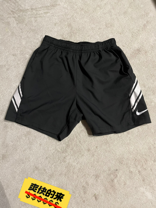 Nike 网球短裤，亚版S号！穿的次数有限...