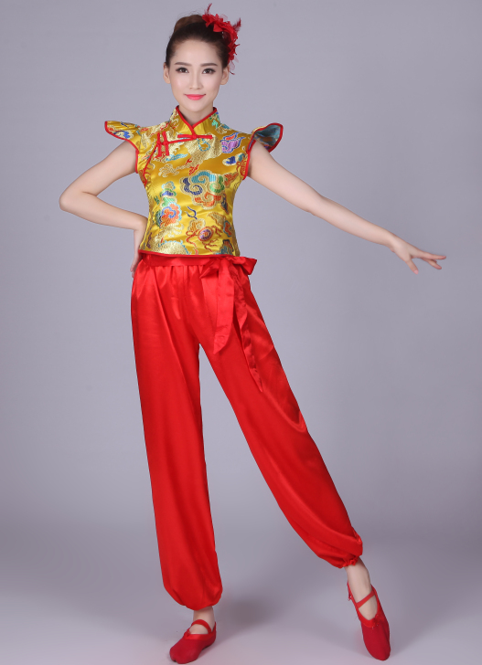 此生此饰 民族装舞台装7成新有两件 一件50