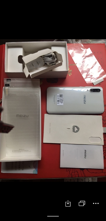 魅族16xs，屏幕黑了，内屏坏了，白色6+...
