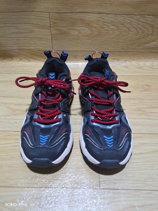 特步  41码 运动鞋