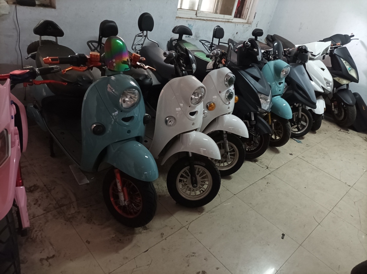 九成新精品二手电动车电瓶车，手续齐全，有牌...