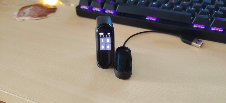 169买的小米手环,半价带走,IP68级防水