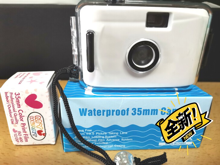 带透明防水壳的35MM相机，全新未用