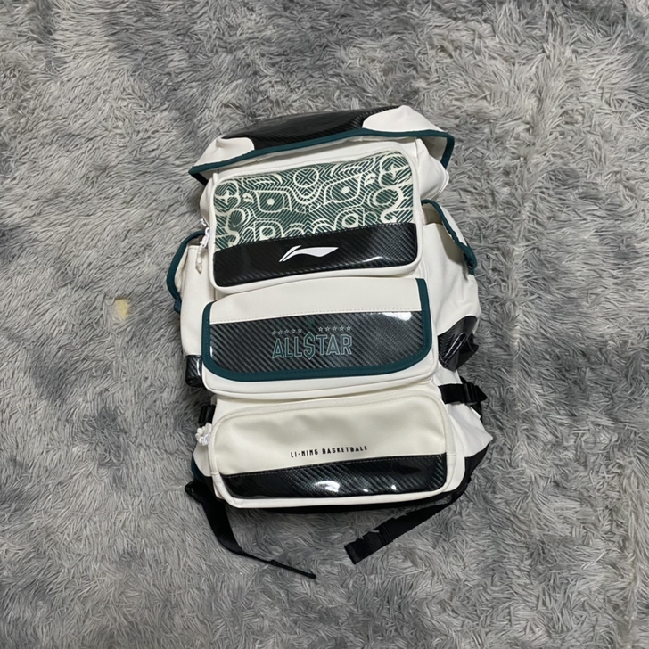 全明星球员赞助版大容量双肩背包
