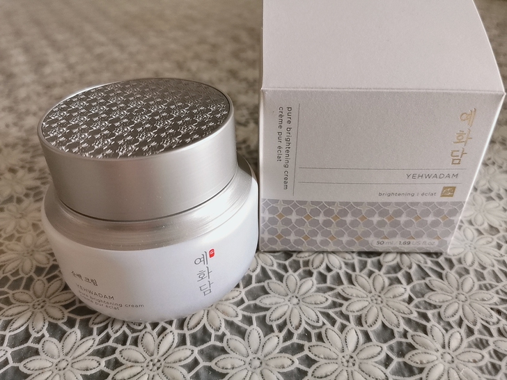 The Face Shop菲诗小铺蕊花谭臻...