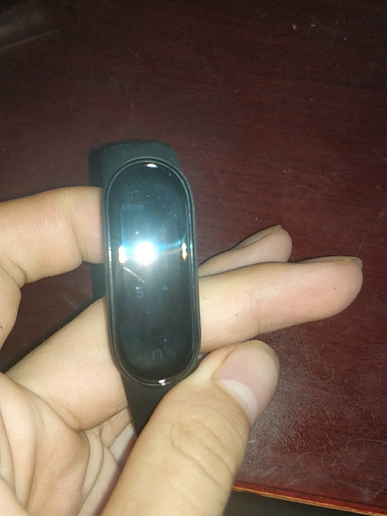 小米手环五，nfc。有充电线两块钱京津翼公...