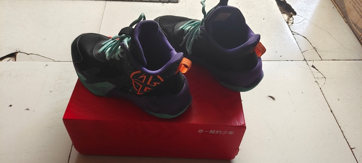特步儿童篮球鞋38码，旧的