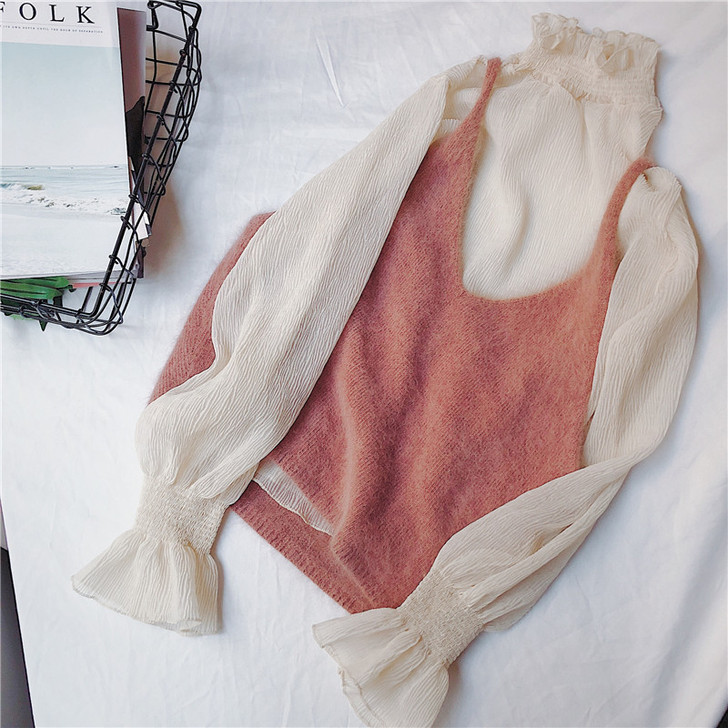 内搭蕾丝衫喇叭袖上衣