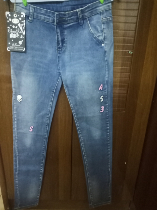 全新牛仔小脚裤穿70~80斤有吊牌，有包装...