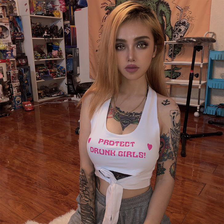 KLIOU 鬼马少女背心字母印花chic吊...