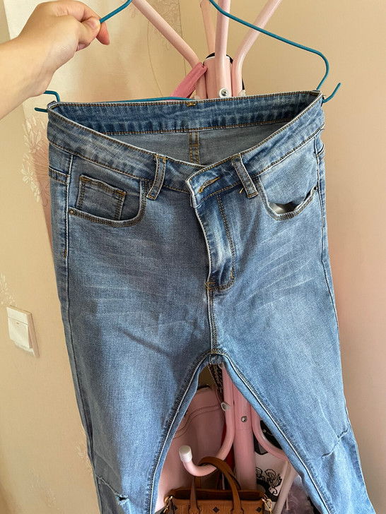 高腰破洞牛仔铅笔裤,尺码28