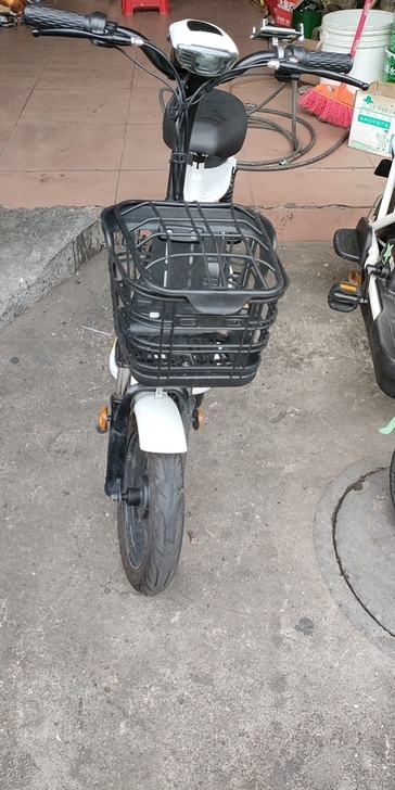 小刀电动车，只用一个月，全部原装！可上牌也...