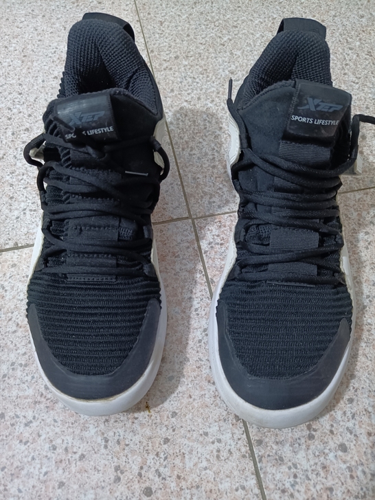 二手男鞋特步篮球鞋运动鞋43码 鞋子保...