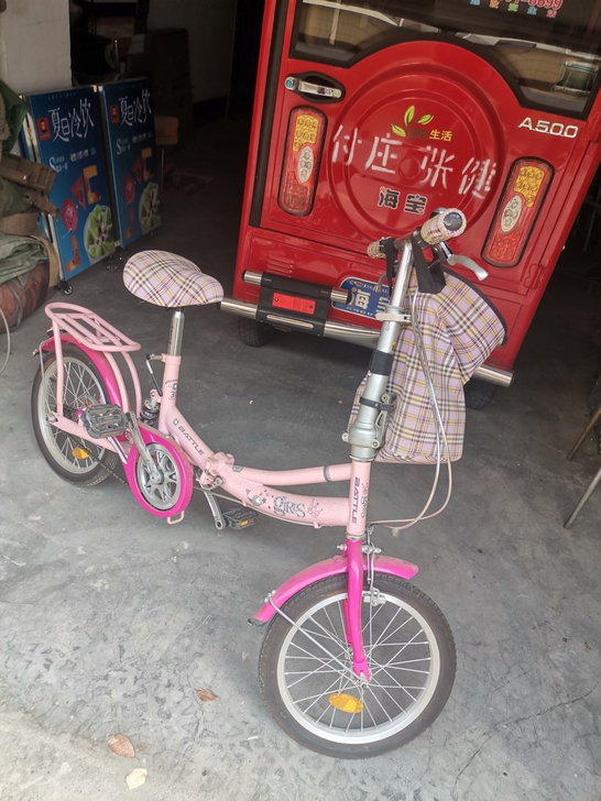 自行车一辆,孩子骑不着,买了就骑了一次,有...