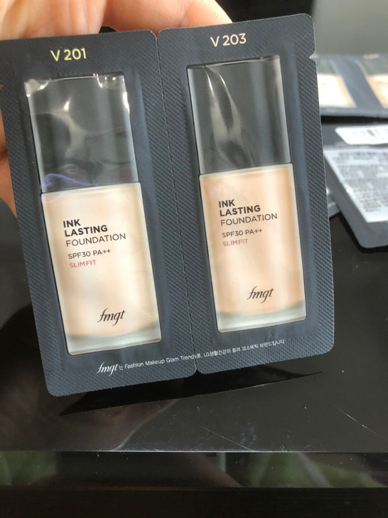 The face shop  菲诗小铺粉底液