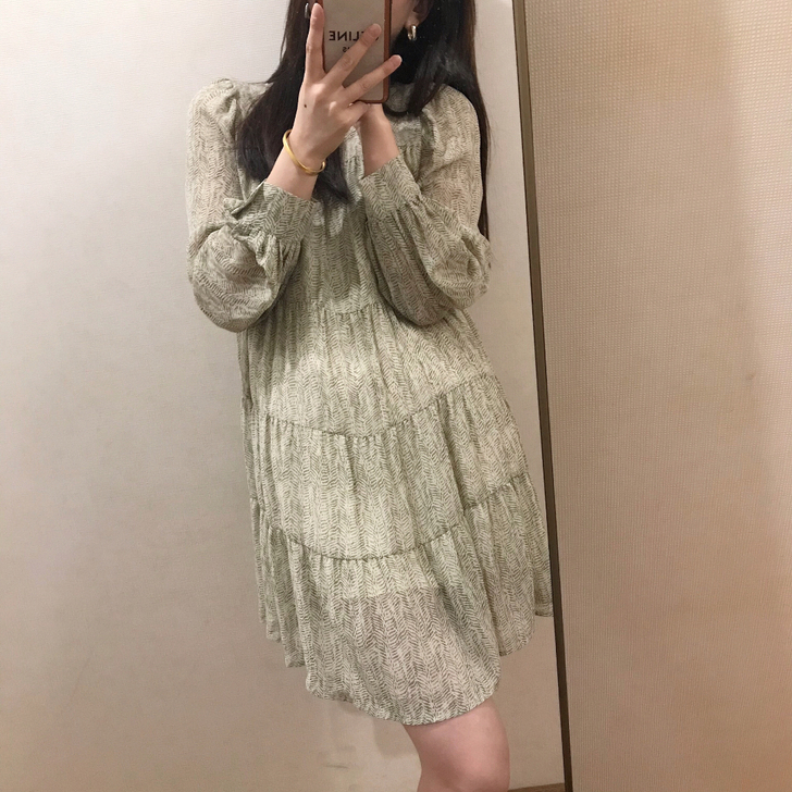 早秋法式新款长袖宽松显瘦短款碎花连衣裙 颜...