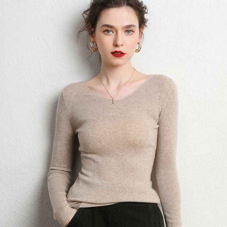 2020新款女士簿羊绒衫精纺针织打底衫百搭...