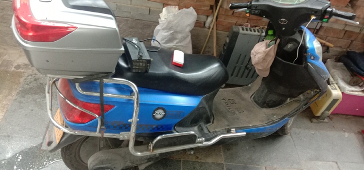 台铃电动车，72伏45安电池，车3年，电池...