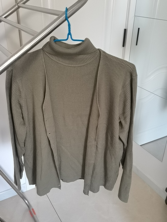 女士针织衫 两件套 卡其绿