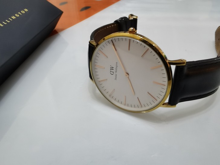 DW丹尼尔惠灵顿手表