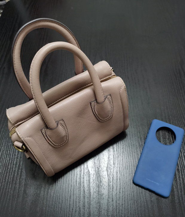 粉紫色手挎包森系休闲甜美、气质通勤