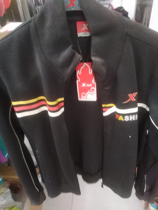 特步女士针织夹克,正品放心购,售出不退