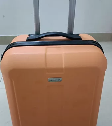 品牌拉杆箱 感兴趣的话点“我想要”和我私聊...