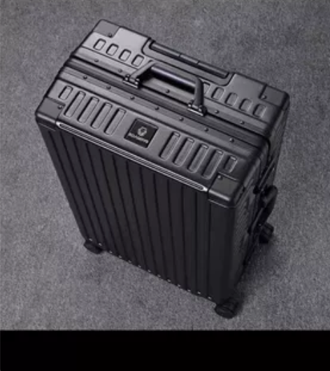 ROM ING 漫游铝框行李箱，几乎全新，...