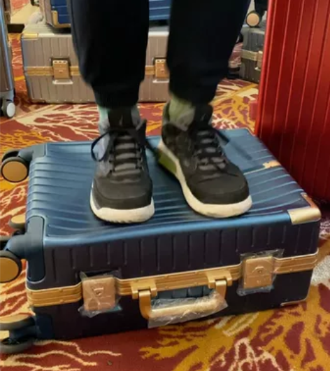 全新鎏金边框里拉杆箱旅行箱登机箱万向轮20...
