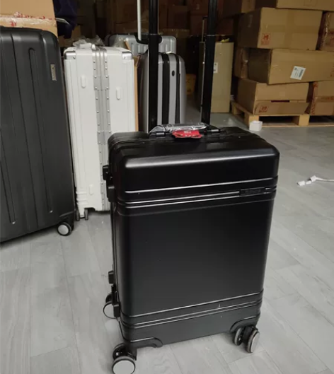 捡漏 爱华仕品牌商务铝框20寸登机箱 原价...