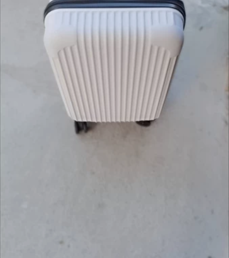 20寸行李箱49元包邮，全新未拆封，颜色可...