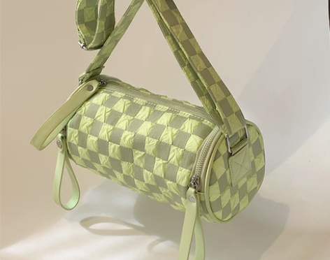 高级质感包包女夏2022新款小众设计宽带斜...