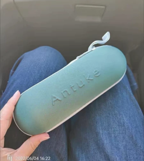 该图是在车里拍的。实在是没有地方可以拍了，...