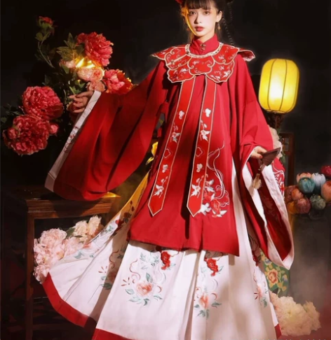 玉术阁汉服l码 科幻汉服。 感兴趣的话点“...