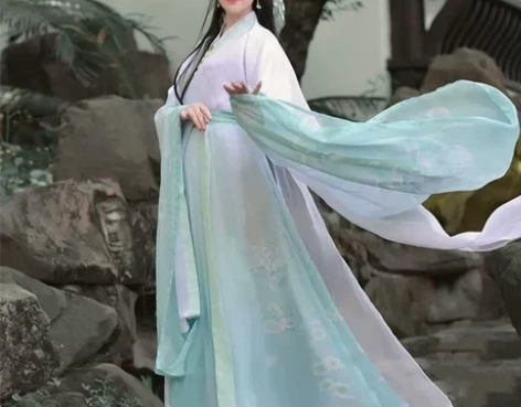 如梦霓裳魏晋风汉服《相思引》，配色很清新，...