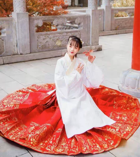 ?如梦霓裳汉服女装原创明长袄六米织金马面裙...