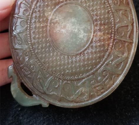 好大的一个和田古玉璧 看着像是法器 长10...