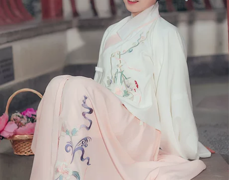 都城南庄汉服女豆蔻秋季原创新品非古装齐腰袄...