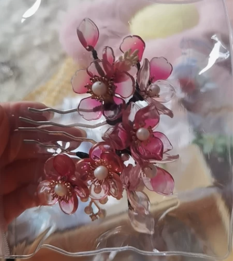 发簪清仓处理，价格友好，15-50元不等，...