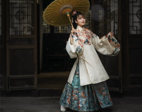 明堂拾遗汉服灵鱼画戏明制立领斜襟长袄仿妆花...
