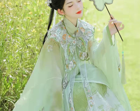 历尘蝶恋新款绿色汉服女明制斜襟立领云肩长衫...
