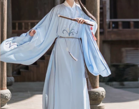 宋制圆领袍 品牌：孤鲤 蓝色宋制圆领袍一件...