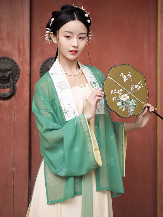 重回汉唐归浣女，仅合领衫，m码，不包邮
