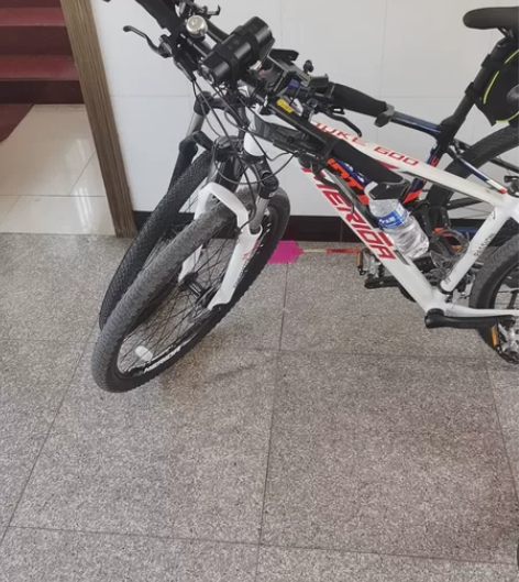 美利达公爵600.车子太多了，孩子上学也不...