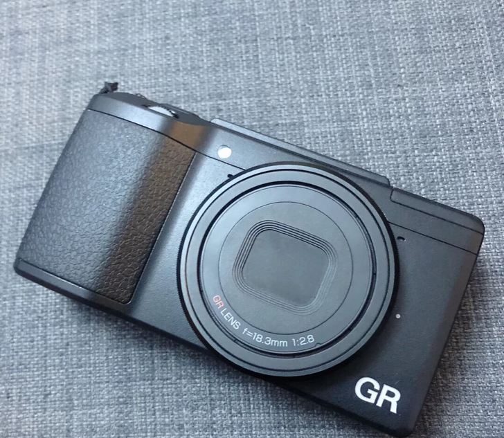 收一台理光gr2