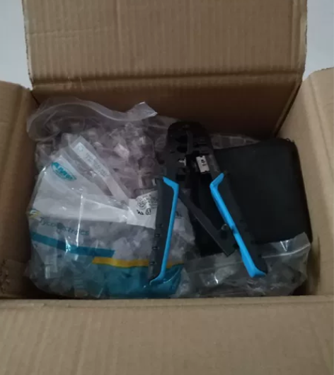 出售闲置全新水晶头1500个，全新网线钳，...