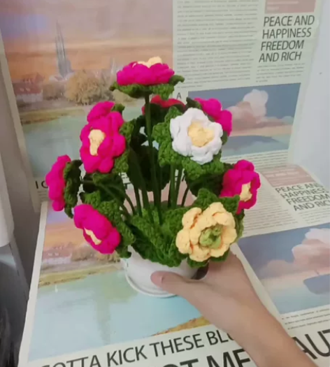 全新纯手工编织的毛线花#非常好看的家庭摆件...