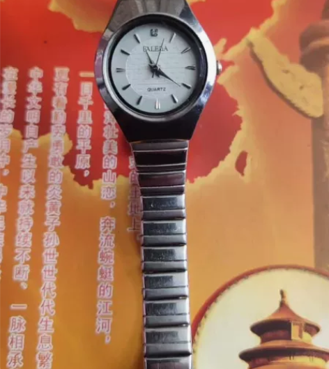 西铁城石英女表，品相如图，走时精准，二手商...